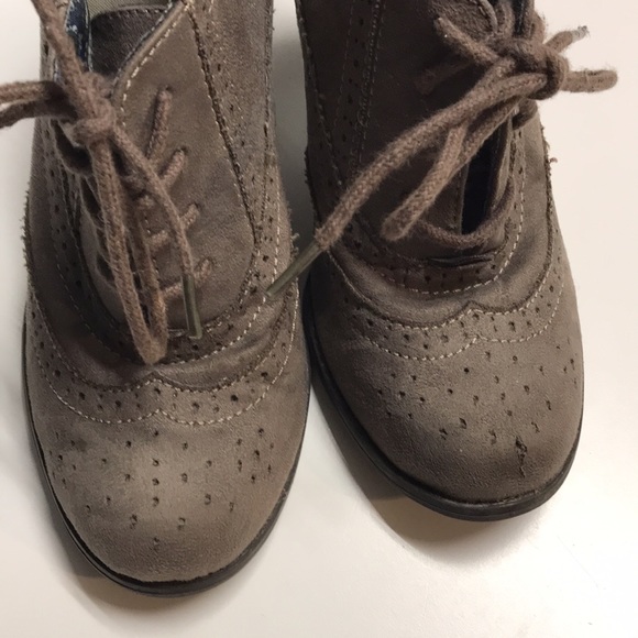 Fioni - booties - I - Picture 4 of 8